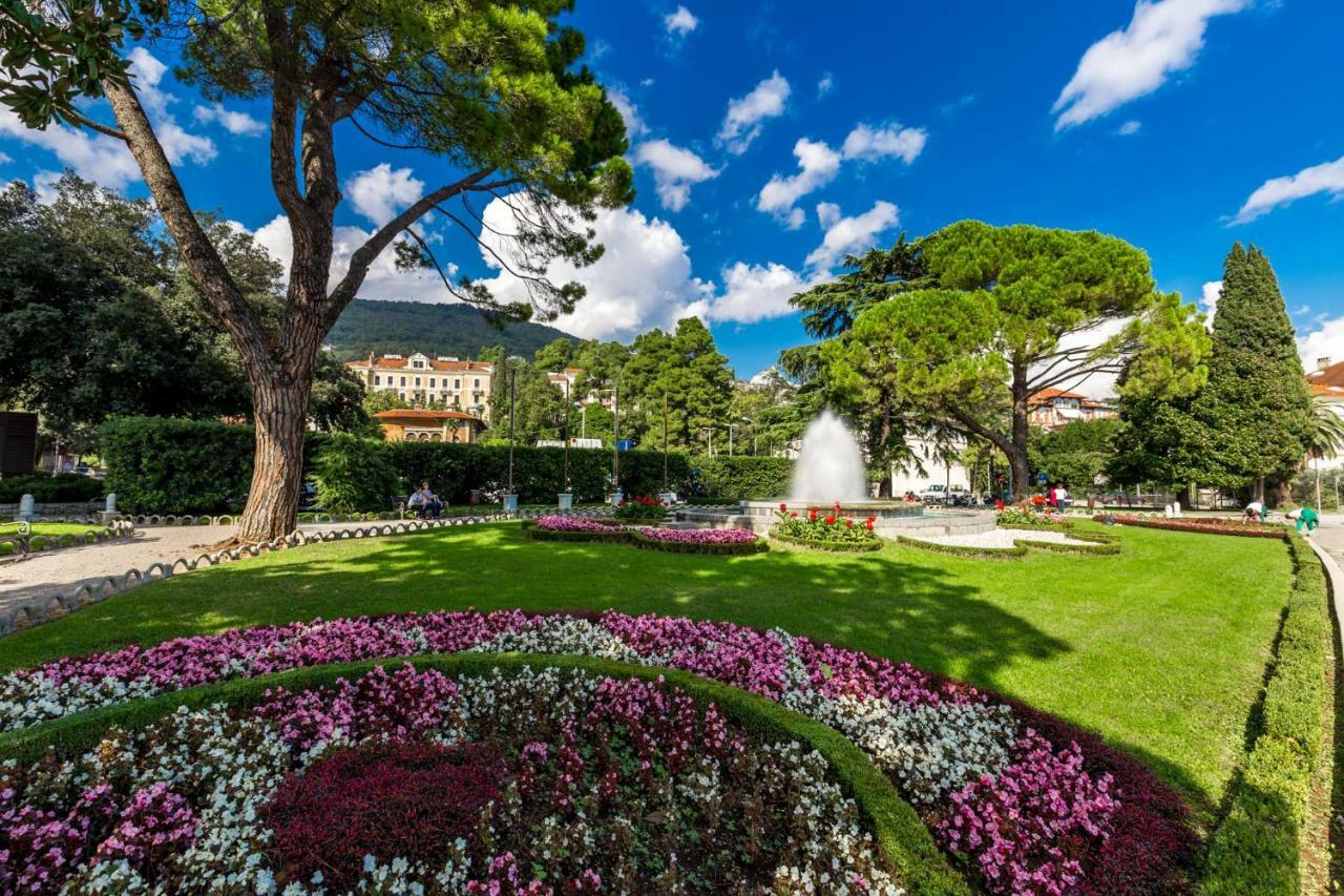 Villa Angeli Opatija Buitenkant foto